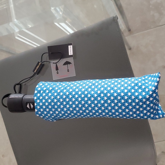 NWT Moschino umbrella, open/close automatically, teal with white hearts - Picture 3 of 8